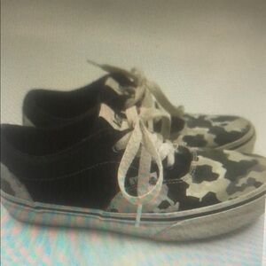 Vans Youth Shoes Black And White Size 2
